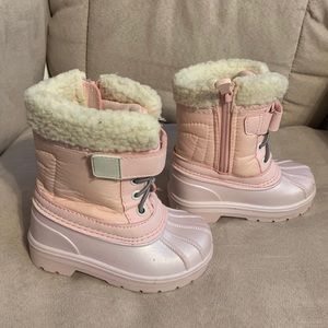 Snow boots